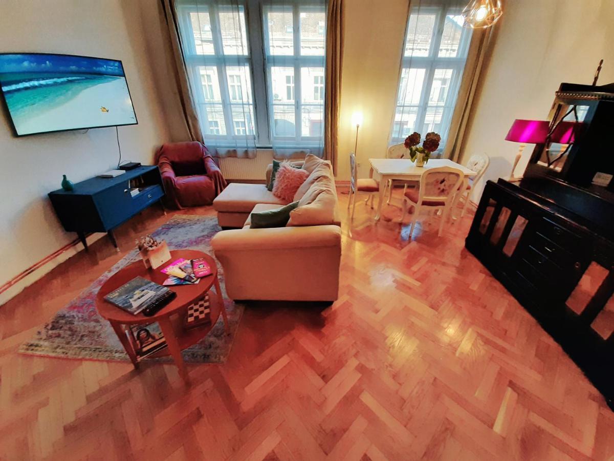 Central Loft Apartment Brassó Kültér fotó