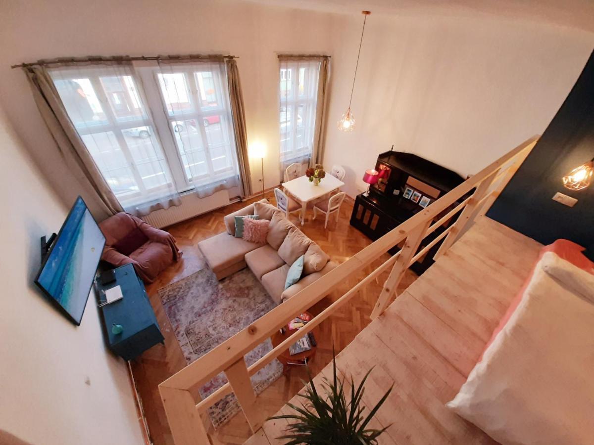 Central Loft Apartment Brassó Kültér fotó